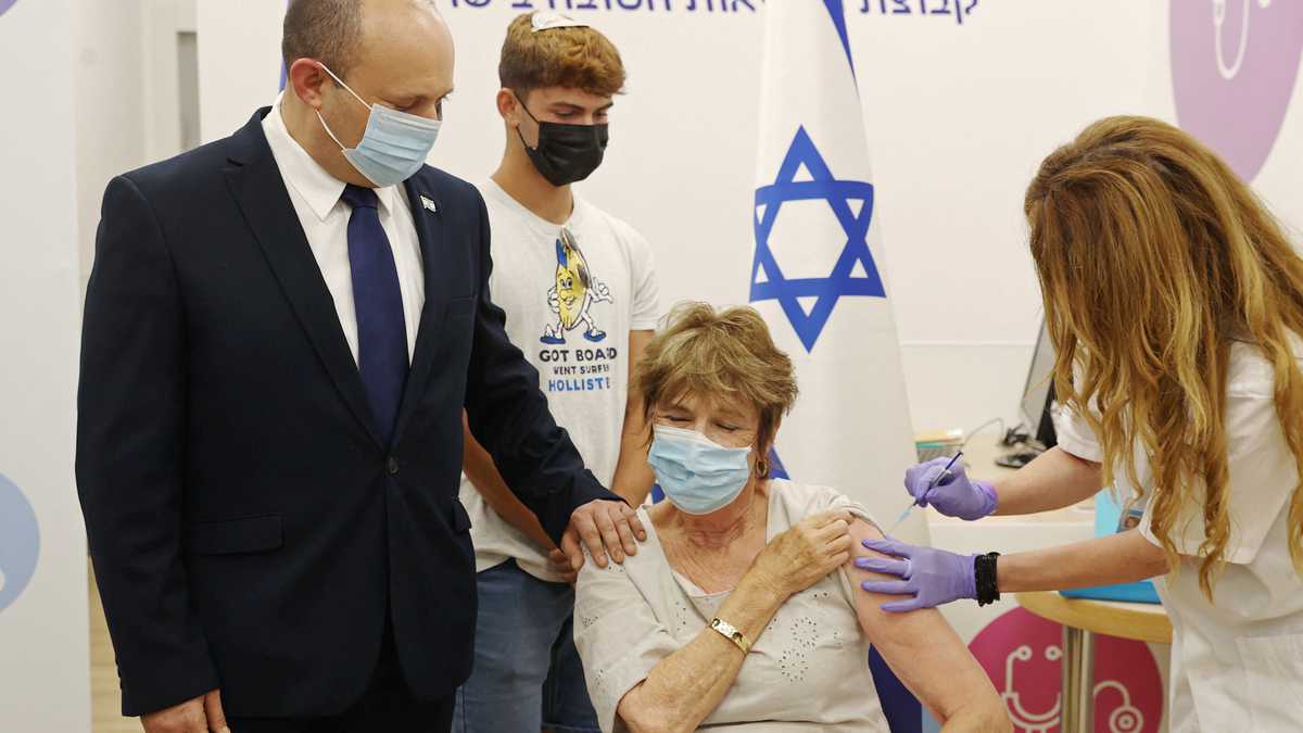 A pesar del llamado de la OMS, Israel insiste en tercera dosdis contra coronavirus
