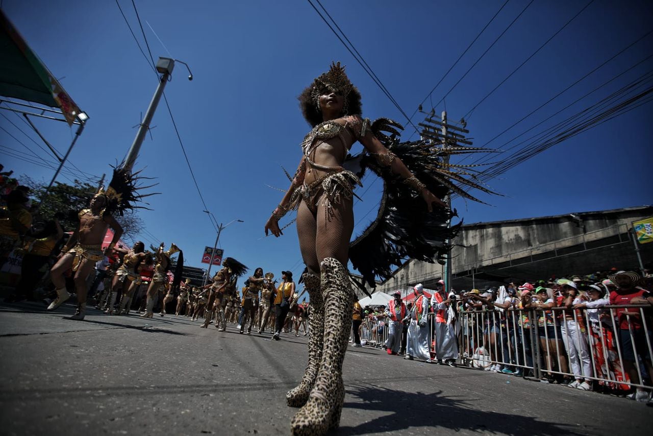 Los disfraces coloridos y los ritmos carnavaleros fueron los protagonista de este primer evento del carnaval de Barranquilla