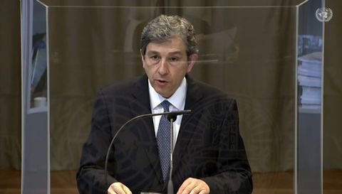 Manuel José Cepeda en la audiencia de la Haya