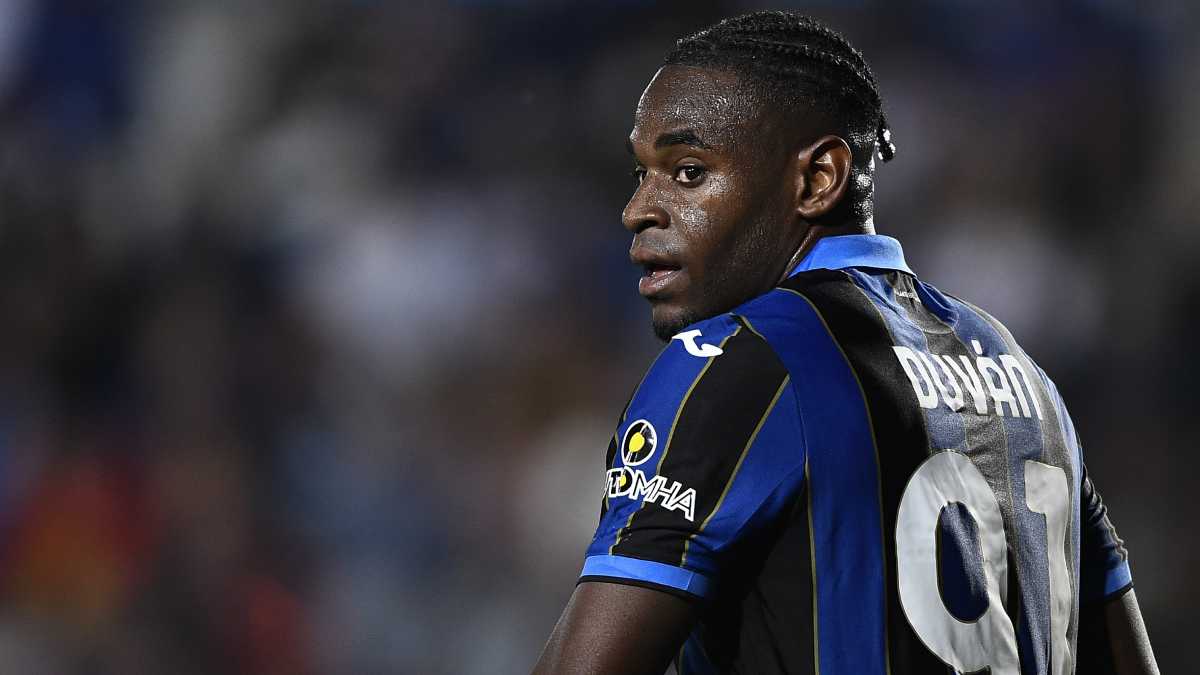 GEWISS STADIUM, BERGAMO, ITALY - 2022/05/02: Duvan Zapata of Atalanta BC looks on during the Serie A football match between Atalanta BC and US Salernitana. The match ended 1-1 tie. (Photo by Getty Images/Nicolò Campo/LightRocket)