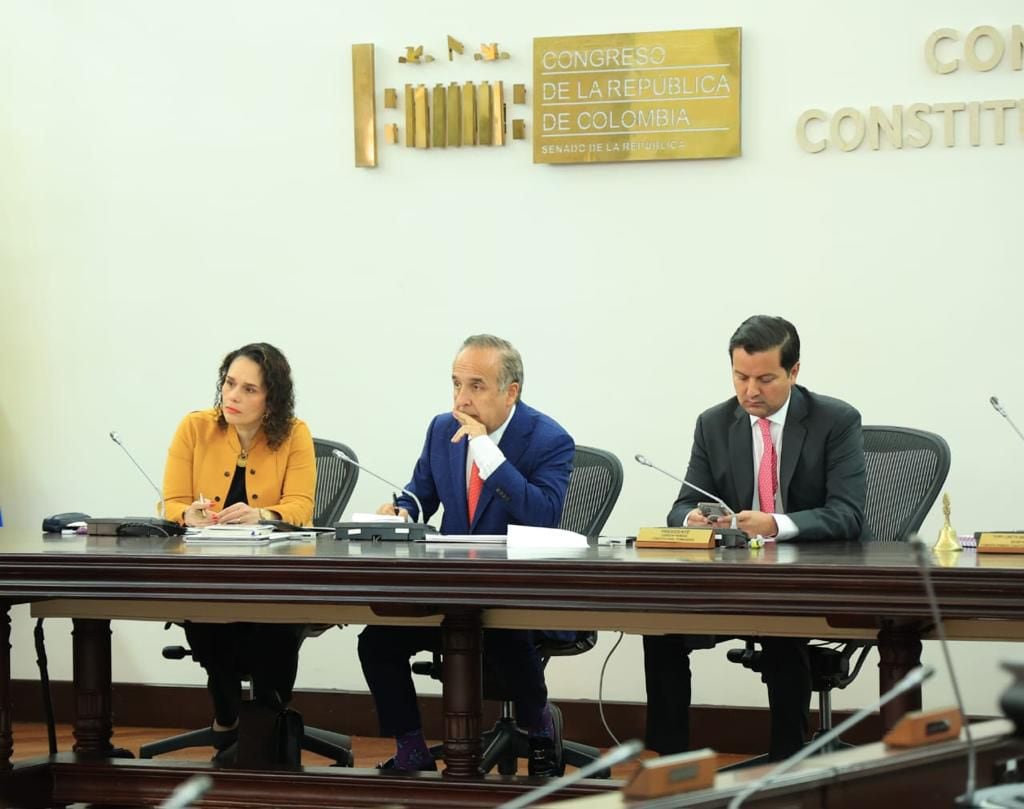 El ministro de Transporte, Guillermo Reyes, asistió al Congreso de la República para responder en un debate de control político sobre el Metro de Bogotá.