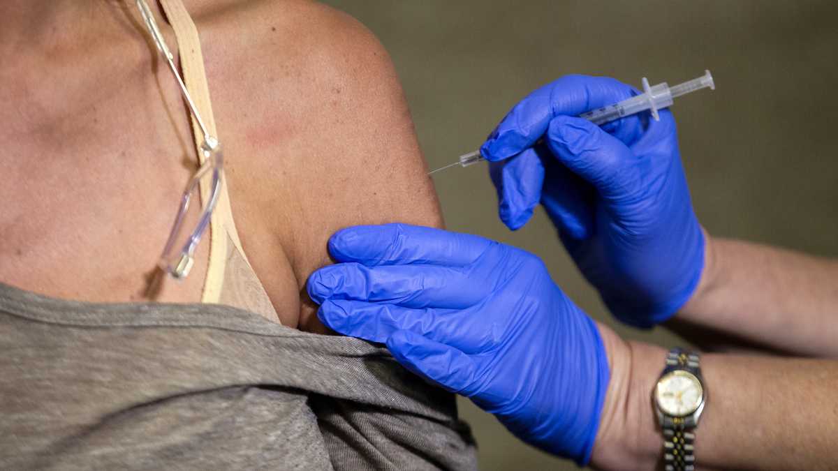 Personas vacunadas de covid-19, aún podrían infectarse y contagiar; según La OMS