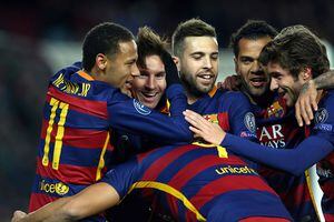 Jugadores del Barcelona celebrando gol contra Roma, en la Champions League 2015.
