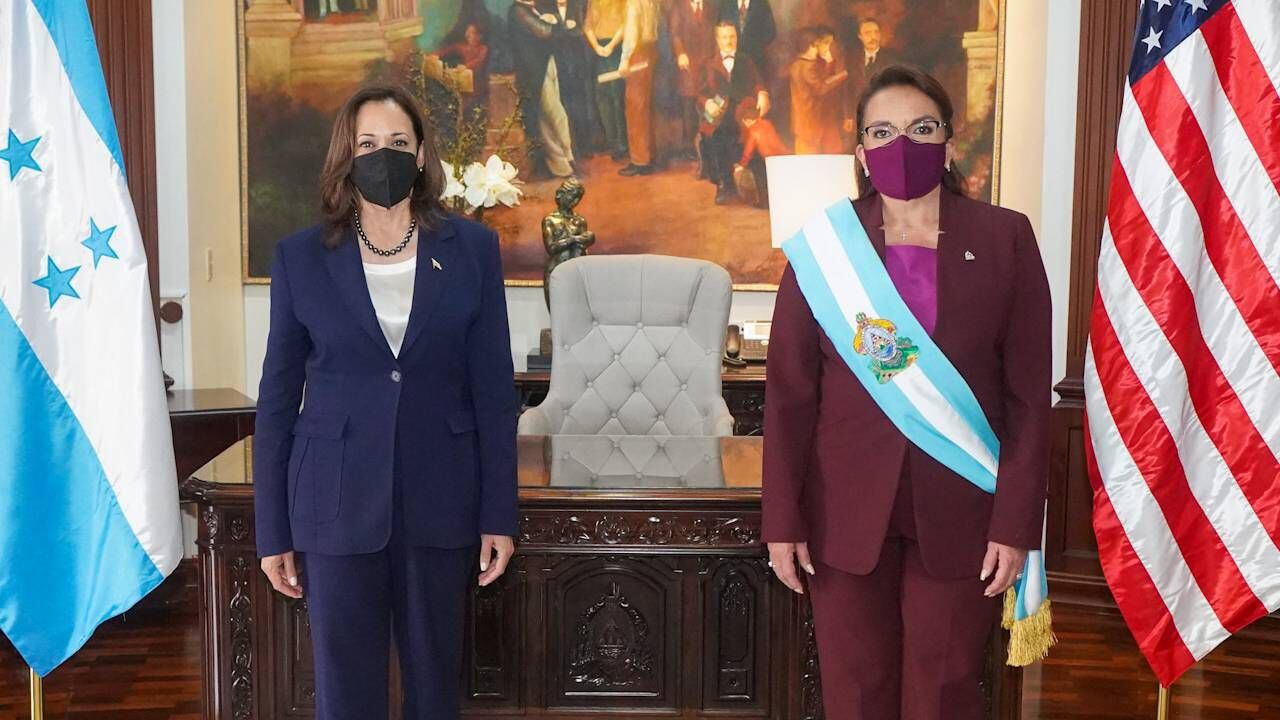 La vicepresidenta de Estados Unidos, Kamala Harris, dio visto bueno para compromiso anticorrupción de Castro en Honduras.