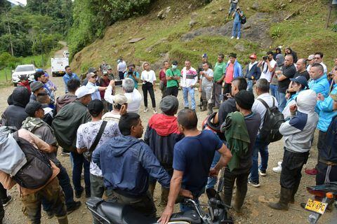 Al lugar llegaron las autoridades para conocer de primera mano cómo sucedieron los hechos. Peñas Blancas, Farallones de Cali.