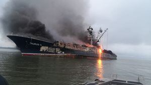 El buque Taurus I se incendió a pocas millas náuticas del puerto de Buenaventura.
