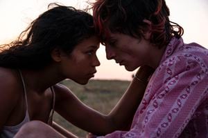Taylor Russell (left) as Maren and Timothée Chalamet (right) as Lee in BONES AND ALL, directed by Luca Guadagnino, a Metro Goldwyn Mayer Pictures film.Credit: Yannis Drakoulidis / Metro Goldwyn Mayer Pictures© 2022 Metro-Goldwyn-Mayer Pictures Inc.  All Rights Reserved.