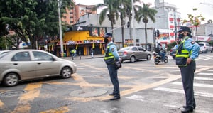 Vigilancia del pico y placa en Medellín.