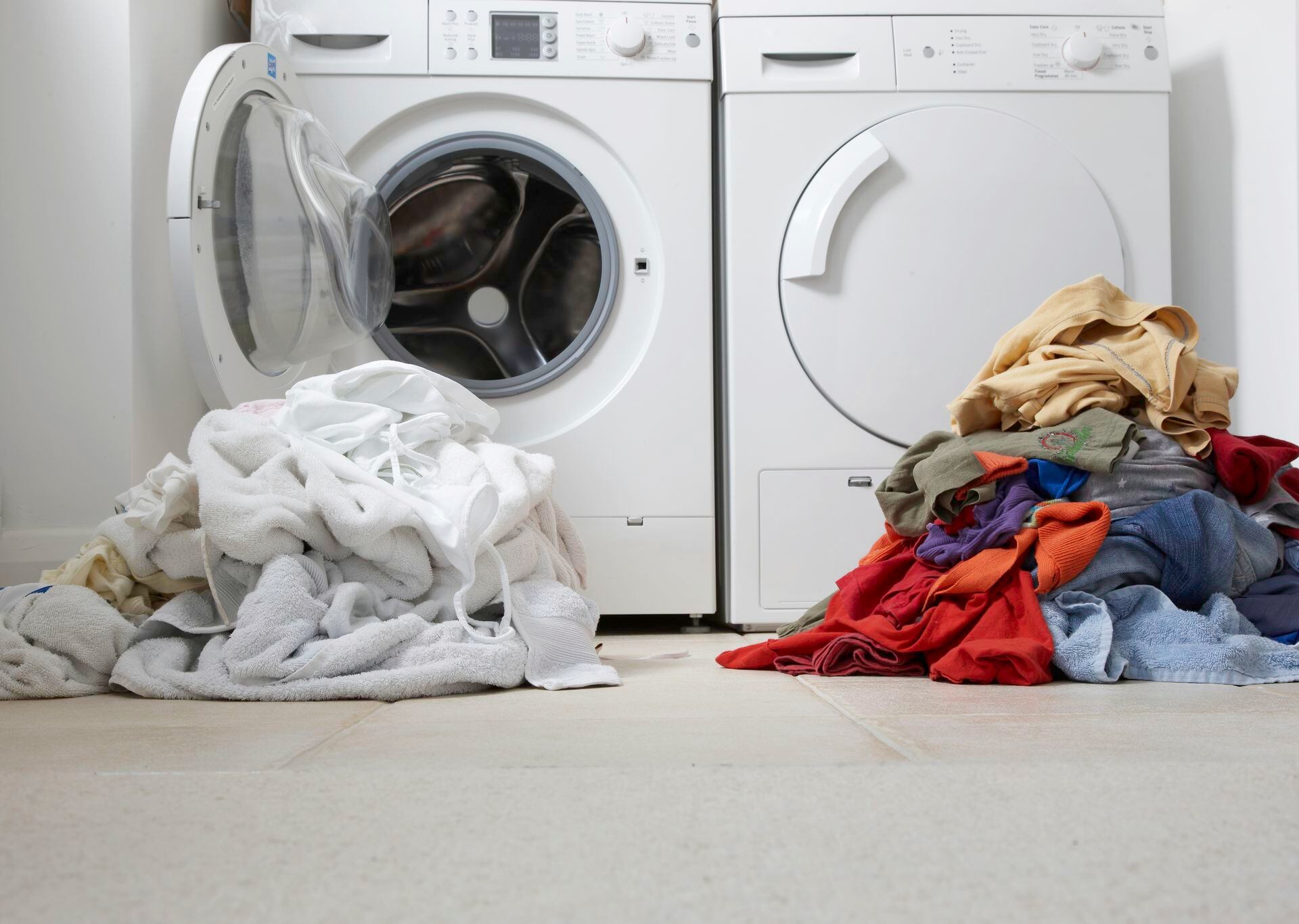Cuidado: estas son las prendas de ropa que nunca debe meter en la lavadora