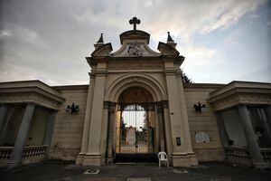 Eder Paradas 
Cementerio Central