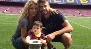 Shakira, Gerard y Milan en el estadio del Barcelona.