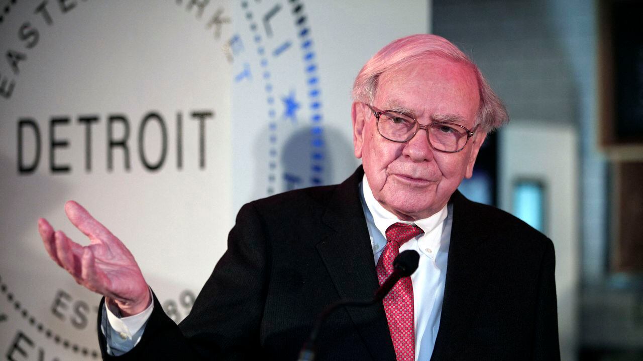Warren Buffett, presidente y director ejecutivo de Berkshire Hathaway y copresidente del programa Goldman Sachs 10,000 Small Businesses.