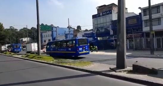 Luego del accidente reportado en el que murió un ciclista, las autoridades restablecieron la movilidad en la Avenida Boyacá.