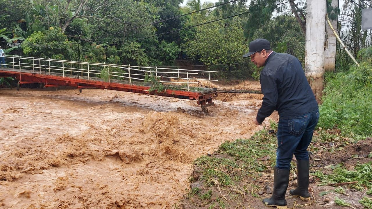 Así se ve un afluente en Dagua, Valle del Cauca, uno de los municipios más golpeados por las lluvias.