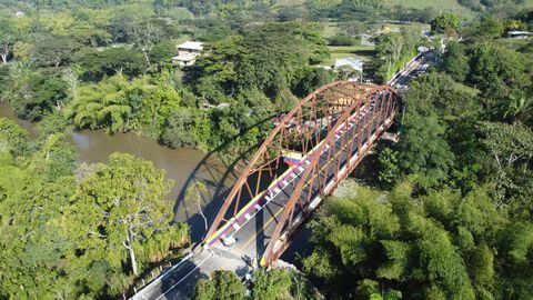 Se dio al servicio el nuevo puente del alambrado entre Valle y Quindío tras la caída del antiguo puente hace 6 meses