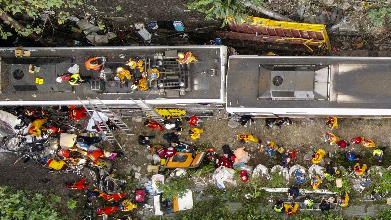 Al menos 51 personas mueren en accidente de tren en Taiwán
