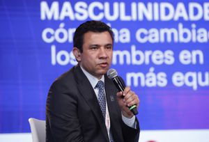 Alexander Guzmán, Codirector del Centro de estudios en Gobierno Corporativo del CESA.