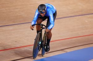 IZU, JAPAN - AUGUST 04: Kevin Santiago Quintero Chavarro of Team Colombia competes during the Men´s sprint qualifying of the track cycling on day twelve of the Tokyo 2020 Olympic Games at Izu Velodrome on August 04, 2021 in Izu, Japan. (Photo by Justin Setterfield/Getty Images)