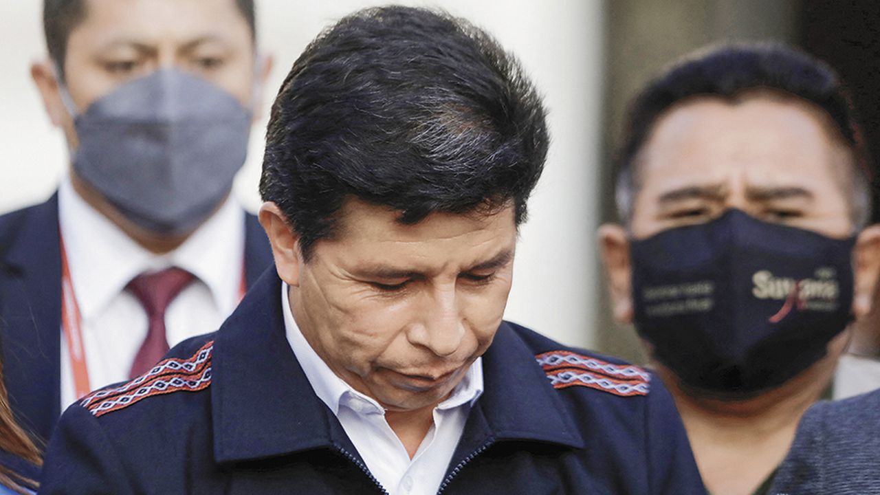 Un dolor de cabeza para Perú: Pedro Castillo rompe récord, con un 76% del país que lo desaprueba