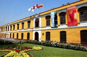9. Lima - Perú