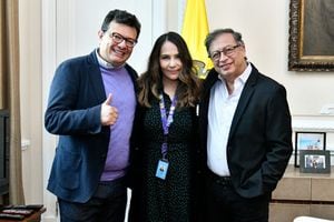 Presidente Gustavo Petro con Nórida Rodríguez y Hollman Morris