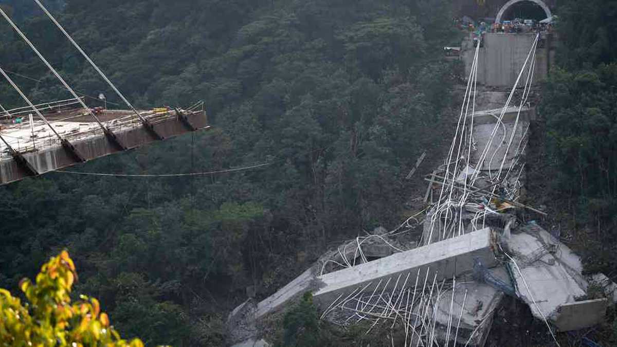 El puente Chirajara colapsó cuando faltaban 30 metros para terminar su construcción. /Foto: archivo SEMANA