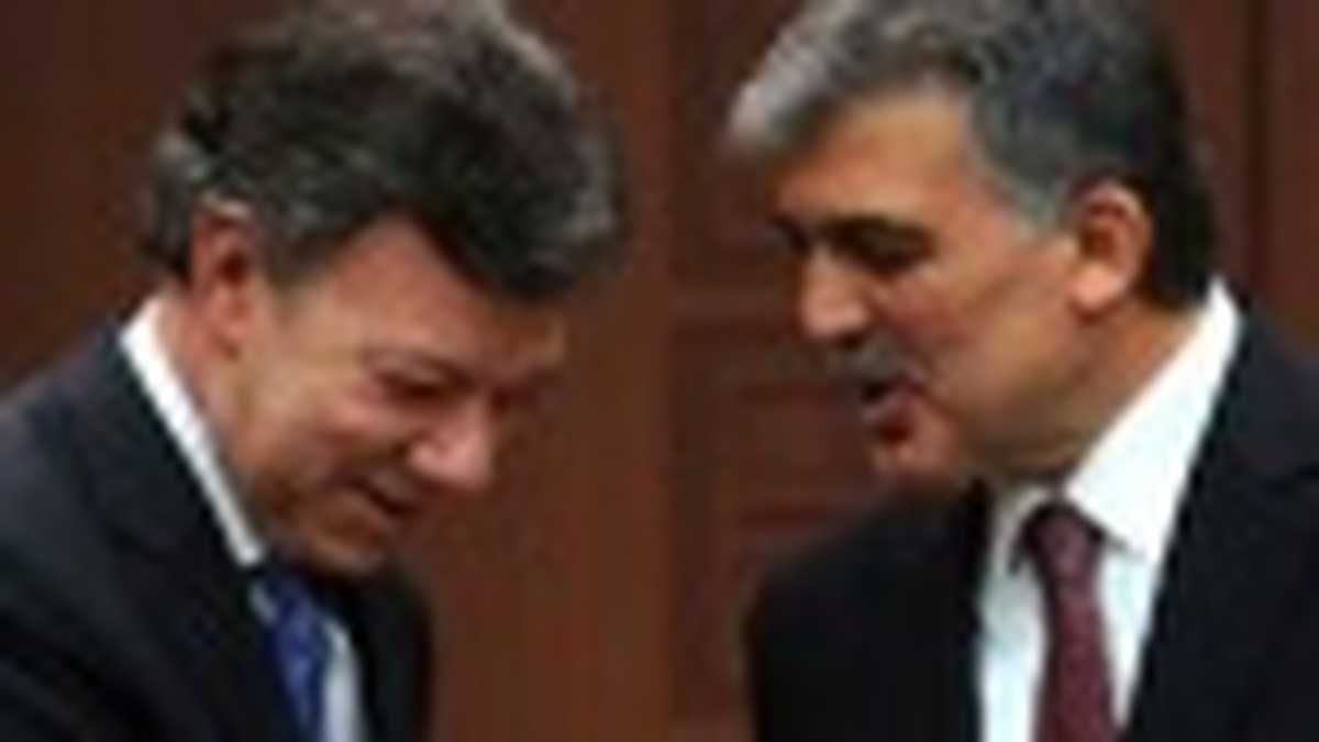 El presidente Juan Manuel Santos y su homólogo turco Abdullah Gül, de Turquía.