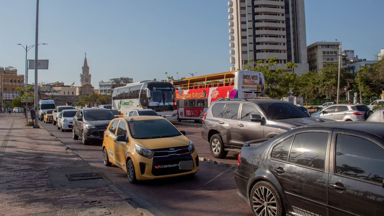 Movilidad en Cartagena - Tráfico en inmediaciones al Camellón de los Mártires