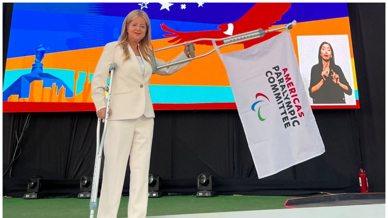 Elsa Noguera recibió la bandera de los Juegos Parapanamericanos