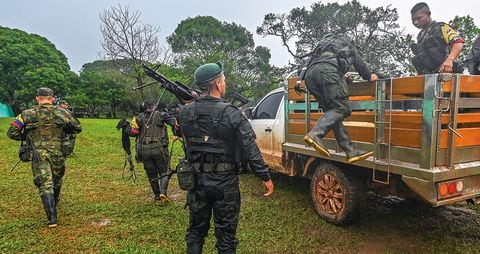   En la zona operan disidencias de las Farc y bandas brasileñas. La Defensoría dice que hay más de 200 familias desplazadas. 