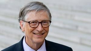 PARIS, FRANCE - APRIL 16:  Co-chairman and co-founder of the The Bill and Melinda Gates Foundation, Bill Gates  speaks to the media after his meeting with French president Emmanuel Macron at the Elysee Palace on April 16, 2018 in Paris, France.  (Photo by Chesnot/Getty Images)
