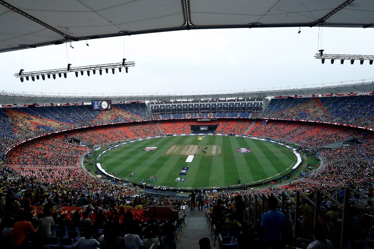 Una vista general del estadio se ve antes del partido final de la IPL de 2023 entre Chennai Super Kings y Gujarat Titans en el estadio Narendra Modi el 28 de mayo de 2023 en Ahmedabad, India. (Foto de Pankaj Nangia/Getty Images)