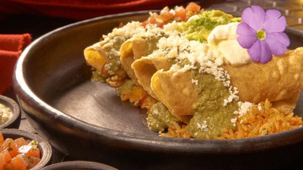 Comida mexicana con sabores colombianos, la receta de un premiado chef  boliviano que desde su cocina en el centro de Bogotá sorprende con recetas  de comida fusión