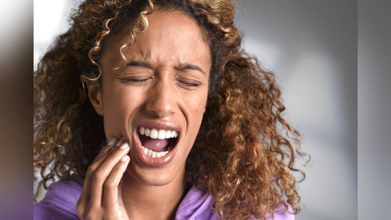 Cuando el dolor es muy intenso lo ideal es visitar al odontólogo. Foto: GettyImages.