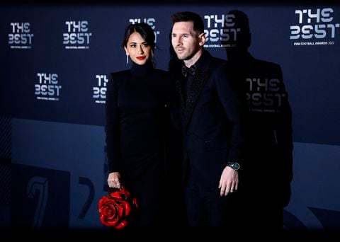Antonella Roccuzzo, esposa de Lionel Messi, en los premios The Best de la FIFA. Foto: Reuters.