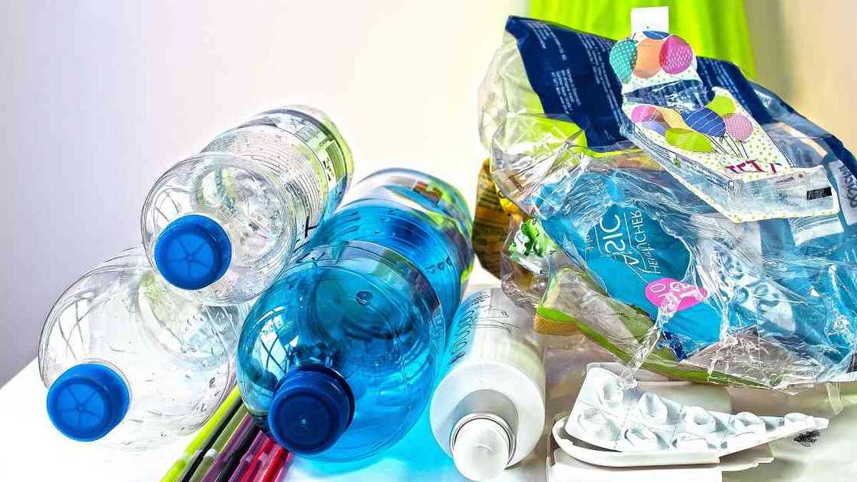 La propuesta Visión 30/30: gestión de envases y empaques apunta a que estos materiales no vayan a contaminar el ambiente. Foto: Pixabay