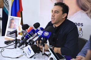 Alexander Vega anunció en rueda de prensa que denunciará la muerte de una funcionaria durantes las elecciones del 29 de octubre y qye habrá elecciones en Navidad en Gamarra, César.