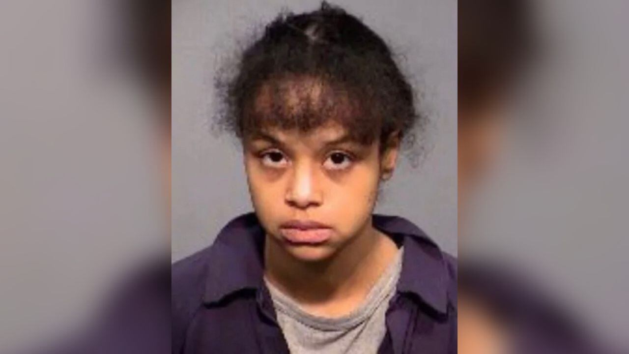 Elizabeth Archibeque, una mujer que vive en Arizona, Estados Unidos se declaró culpable del asesinato de su hijo de seis años quien fue objeto de abuso y murió de hambre, luego de que se le negara comida.