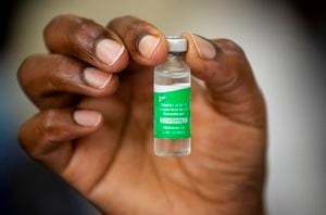 Dosis de la vacuna de coronavirus desarrollada por AstraZeneca/Oxford