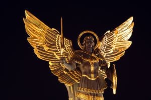 Estatua de San Miguel Arcángel.