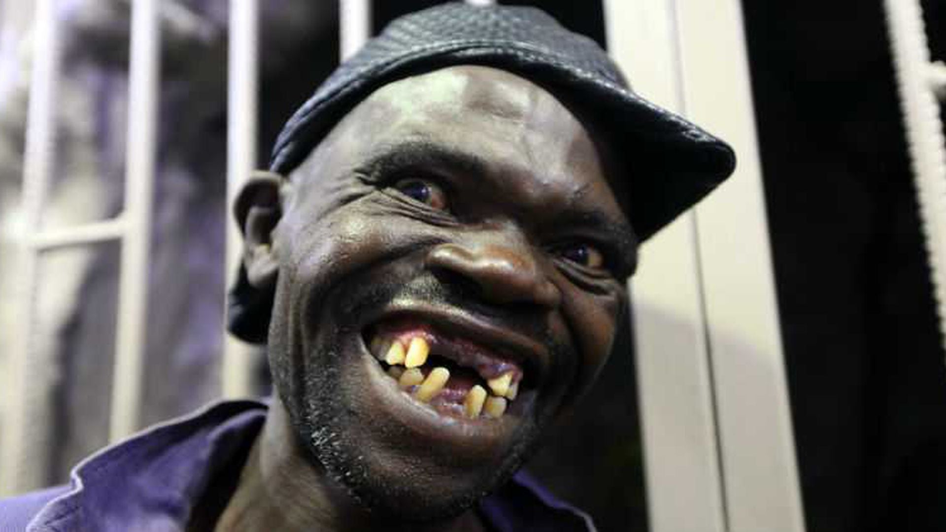 hombres de aspecto feo