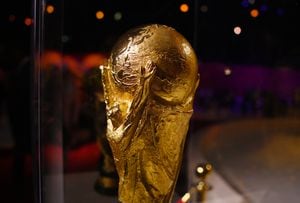 El trofeo del Mundial ya se encuentra en Qatar