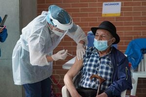 Vacunación contra coronavirus: Bogotá llega a las 221.727 dosis aplicadas