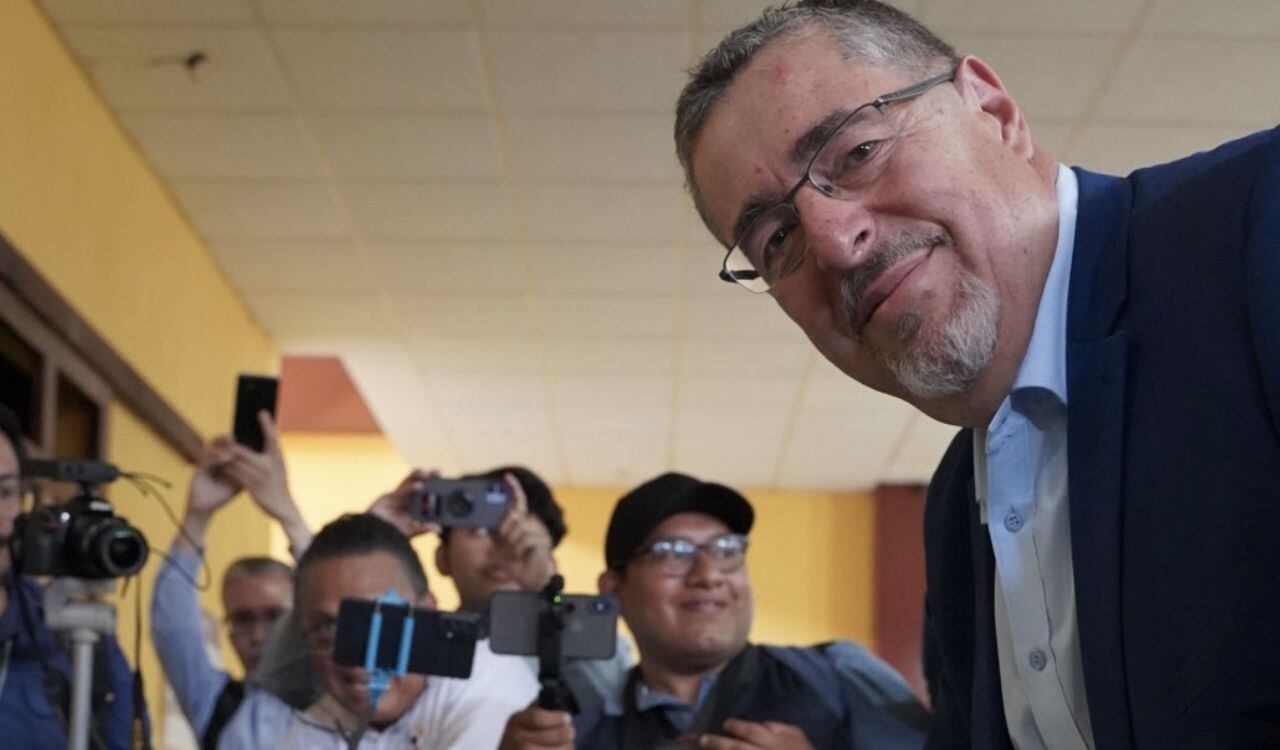 Bernardo Arévalo será el contrincante de Sandra Torres en la segunda vuelta presidencial en Guatemala