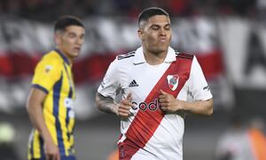 BUENOS AIRES, ARGENTINA - OCTOBER 16: Juan Fernando Quintero of River Plate reacts during a match between River Plate and Rosario Central as part of Liga Profesional 2022 at Estadio Más Monumental Antonio Vespucio Liberti on October 16, 2022 in Buenos Aires, Argentina. (Photo by Rodrigo Valle/Getty Images)