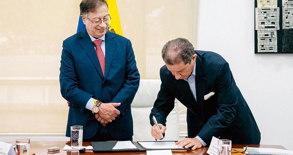   El acuerdo logrado entre Gustavo Petro y José Félix Lafaurie sobre el tema de tierras responde a un clima de conciliación democrática y respeto institucional.