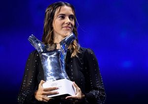 Aitana Bonmatí fue galardonada con el premio a mejor jugadora del año.