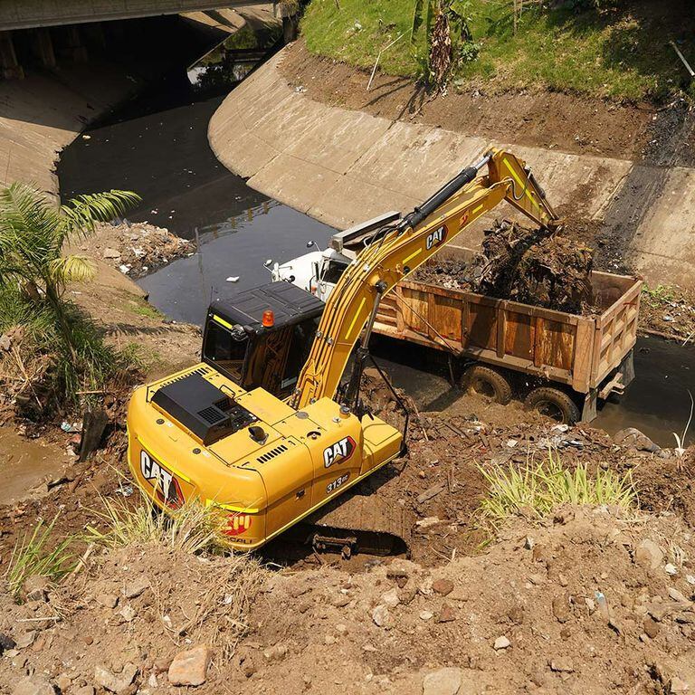 Impresionante: en canal de aguas lluvias de Cali han retirado más de 300 toneladas de basura.