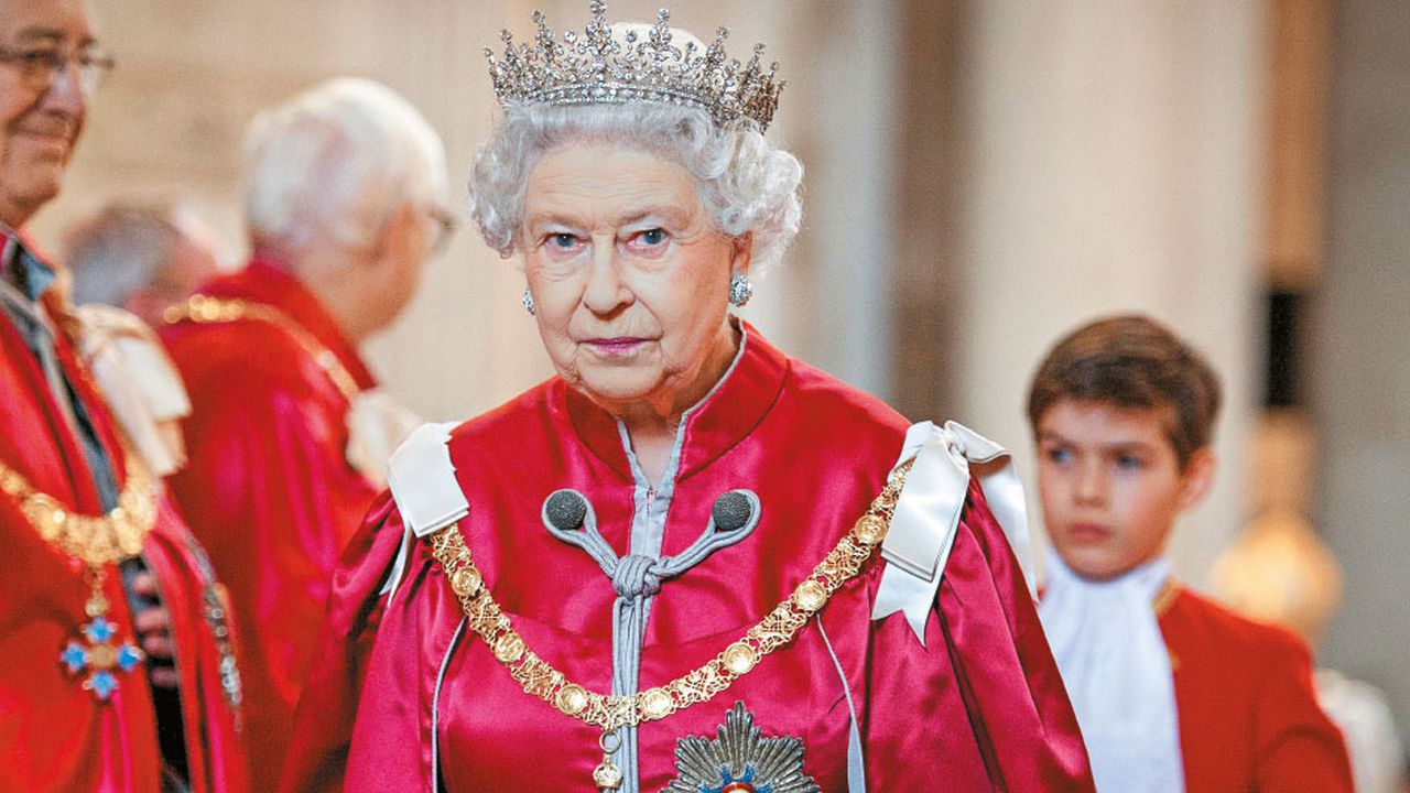 Isabel, de 94 años, ostenta el récord del
reinado más largo en la historia de Gran
Bretaña. Cuando muera, su secretario
privado se lo comunicará al primer
ministro, quien pondrá en marcha la
Operación Puente de Londres.