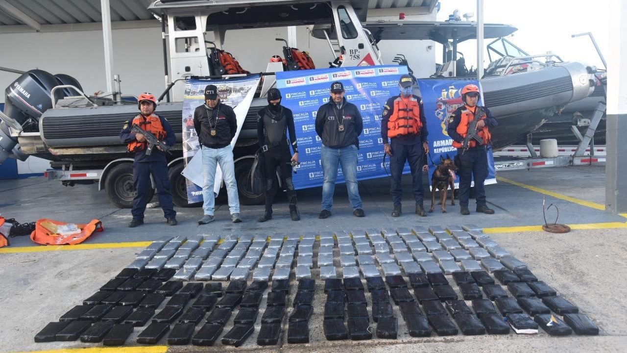 La Armada de Colombia incautó 185 kilos de cocaína en Cartagena.